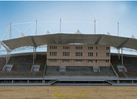 个旧体育馆膜结构